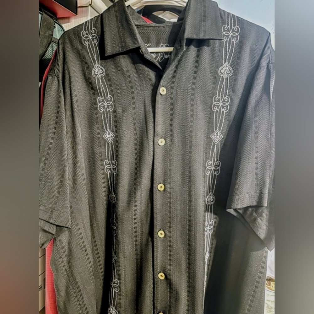 Tommy Bahama 100% Silk Camp Shirt Woody Car Island Essentials L